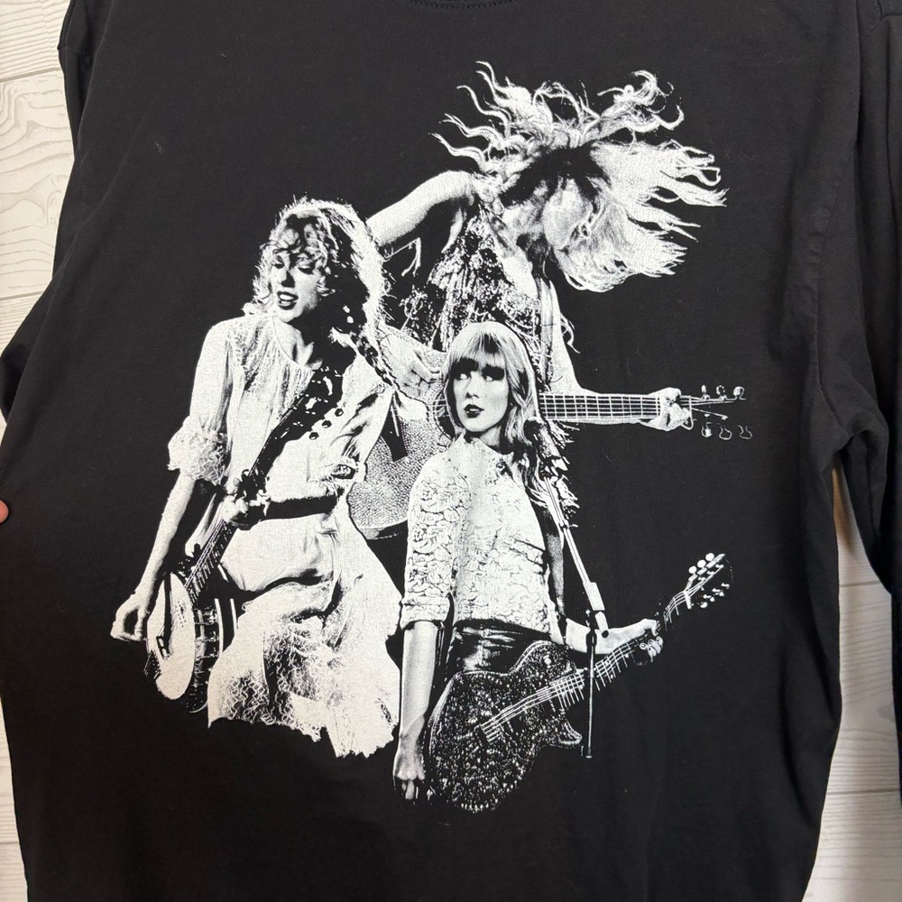 2023 TAYLOR SWIFT THE ERAS TOUR BLACK LONG SLEEVE TEE OFFICIAL AUTHENTIC LARGE - Picture 2 of 10